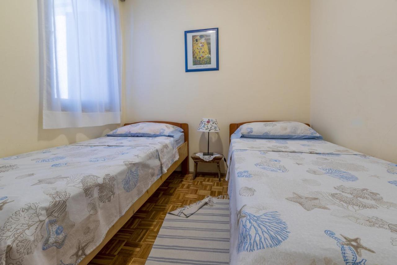 Hrusta Appartement Crikvenica Buitenkant foto